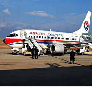 白塔航空空运航空快运业稳步发展的原因是什么？